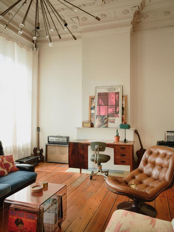 Charming And Spacious House With Leafy Private Garden Close To Historical Center Of Appartement Brussel